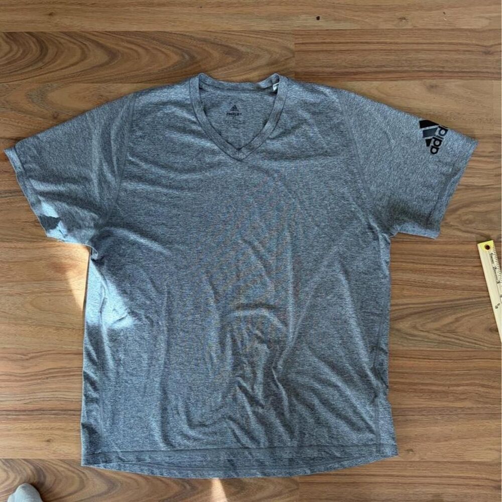 Adidas Men's Grey and Black Athletic Tee